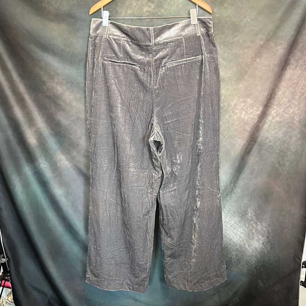 LOFT Grey Silver Velvet Wide Leg Pleated Pants Size 14 - Picture 3 of 5